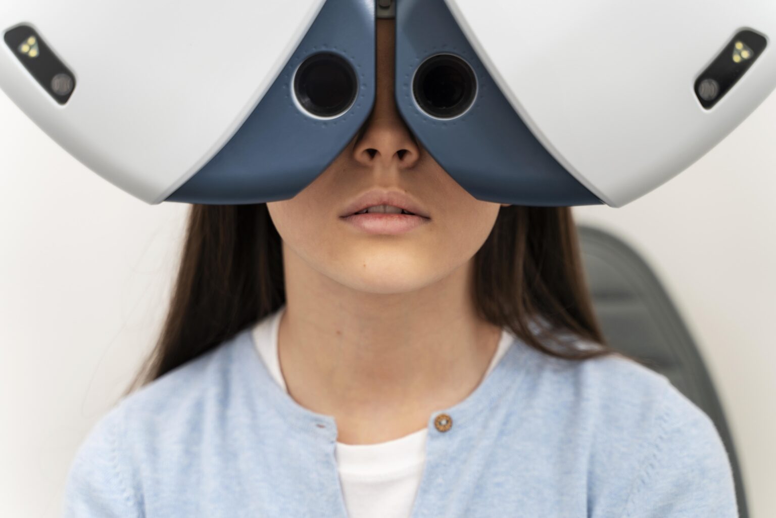 Zdrowie oczu przy pracy zdalnej – 7 praktycznych wskazówek